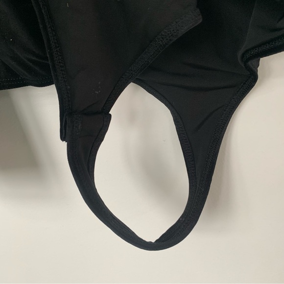 Good American Velvet Deep V-Neck Bodysuit Size 5 - Picture 3 of 4